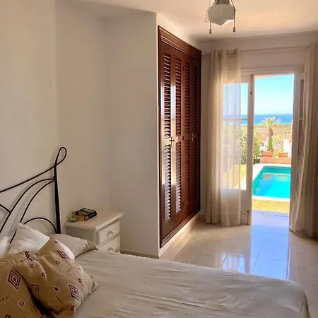 Zodiac Acuario Villa *